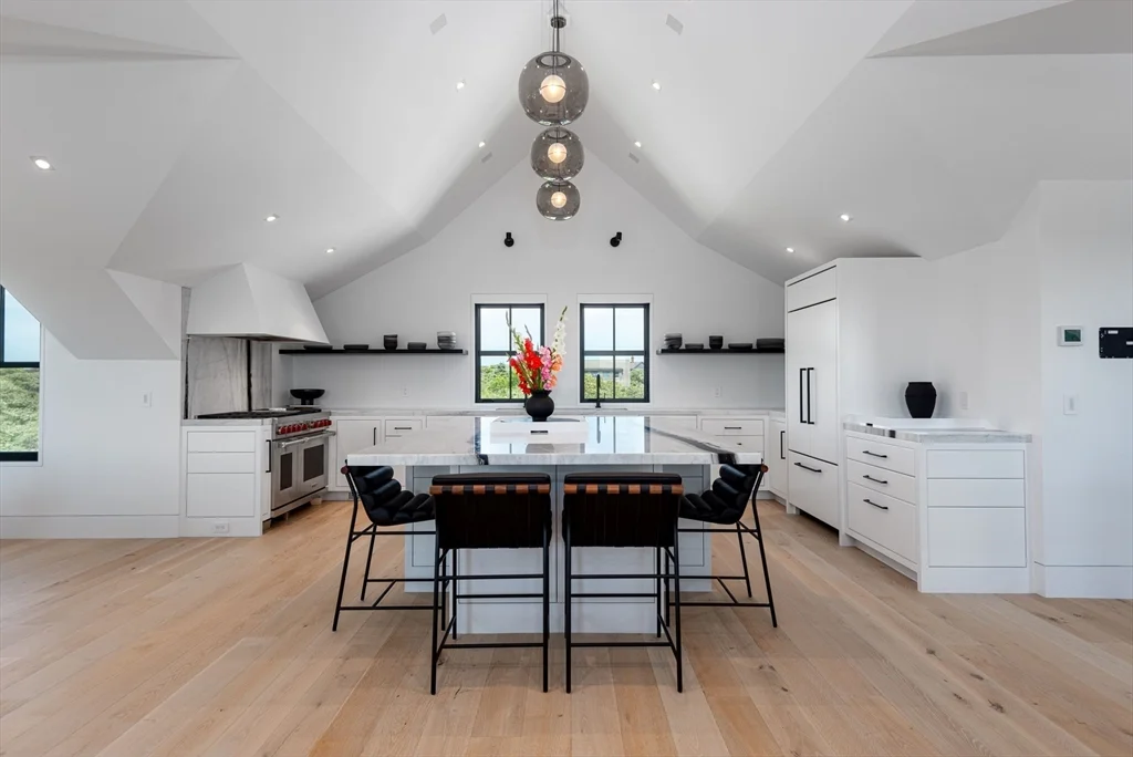 5 bed, 4+ bath apartment for rent at 30 Devon Street   Little Dip, Nantucket — photo 5 of 15