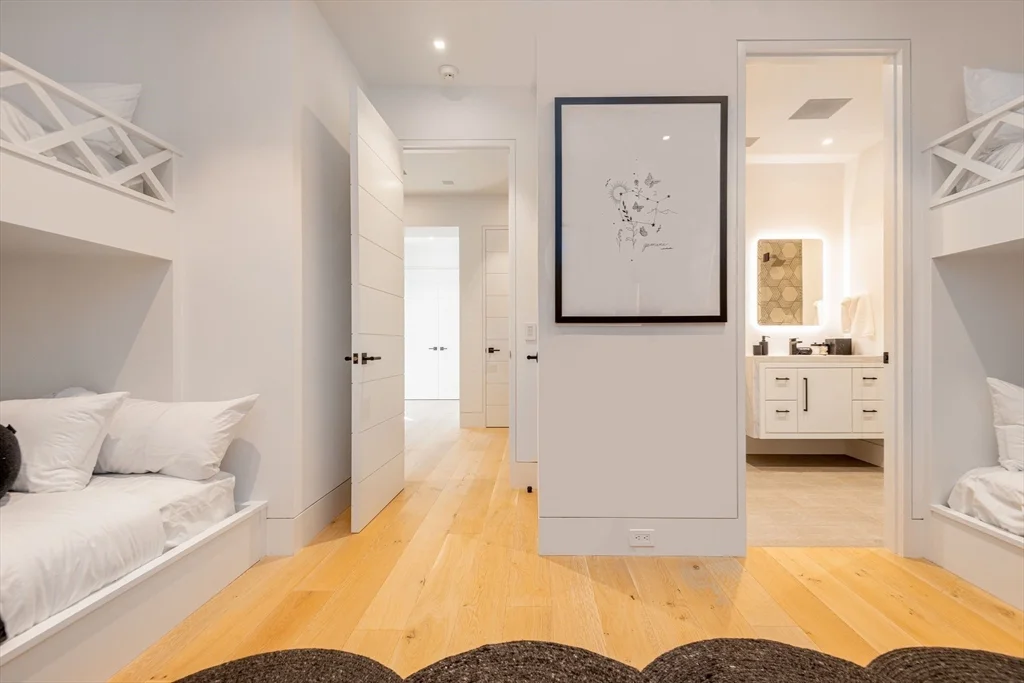 5 bed, 4+ bath apartment for rent at 30 Devon Unit Little Dip, Nantucket — photo 12 of 17