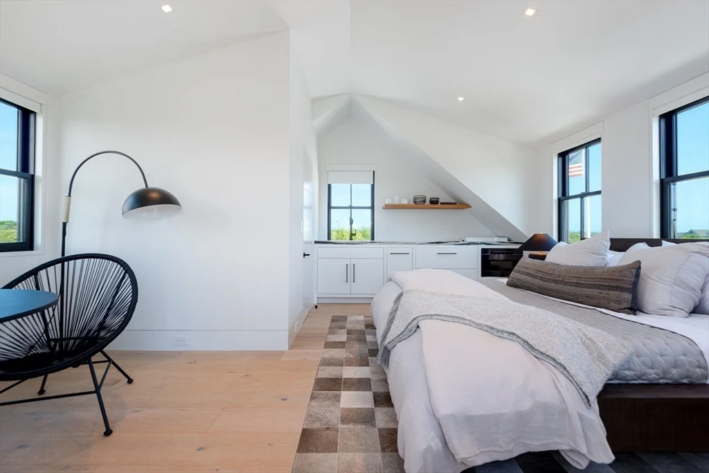 8+ bed, 4+ bath apartment for rent at 30 Devon Unit The Big Dip, Nantucket — photo 39 of 41