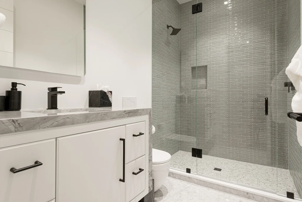 8+ bed, 4+ bath apartment for rent at 30 Devon Unit The Big Dip, Nantucket — photo 29 of 41