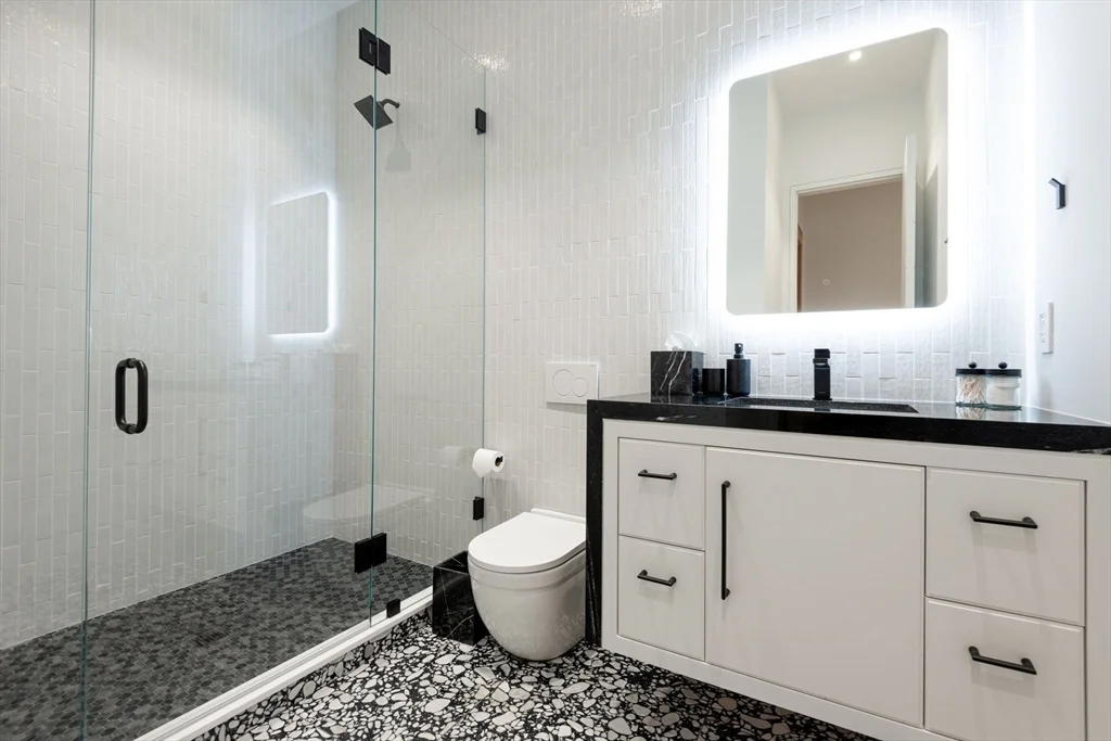 8+ bed, 4+ bath apartment for rent at 30 Devon Unit The Big Dip, Nantucket — photo 10 of 41