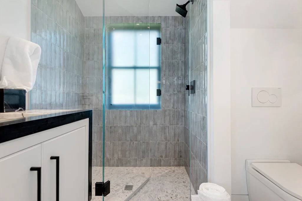 8+ bed, 4+ bath apartment for rent at 30 Devon Unit The Dips, Nantucket — photo 17 of 42