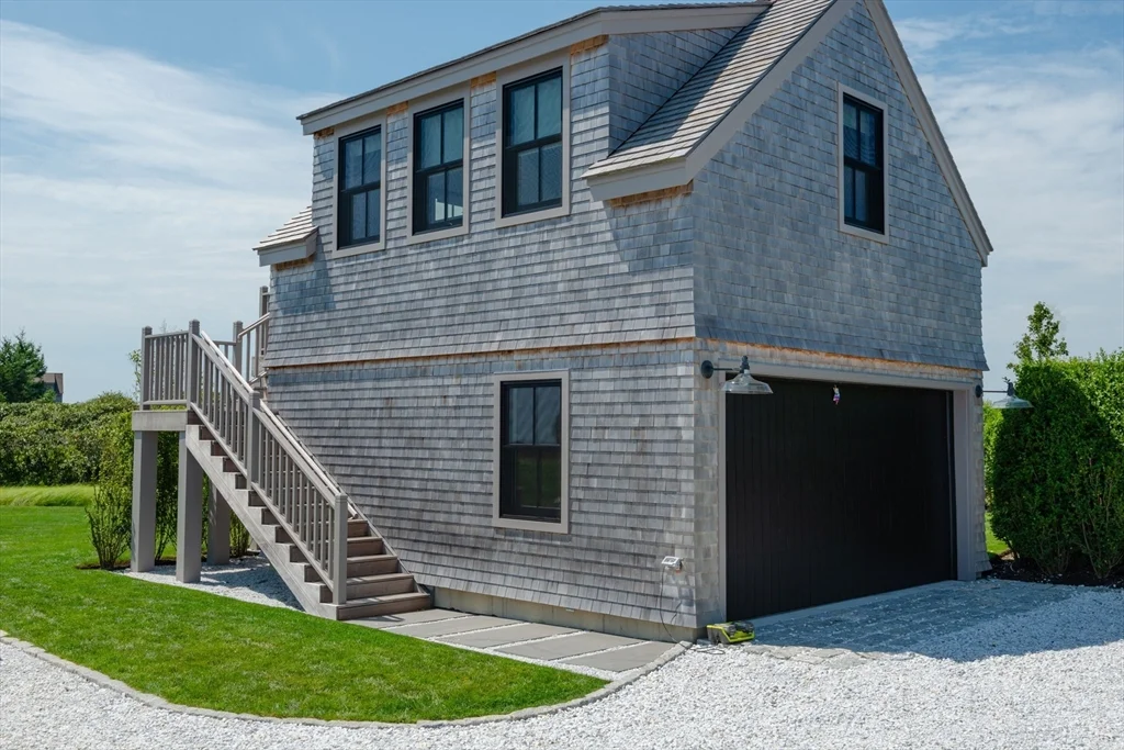 8+ bed, 4+ bath apartment for rent at 30 Devon Unit The Dips, Nantucket — photo 33 of 42