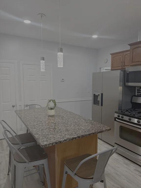6 bed, 2 bath apartment for rent at 30 Dexter St Unit 30, Lynn — photo 8 of 21