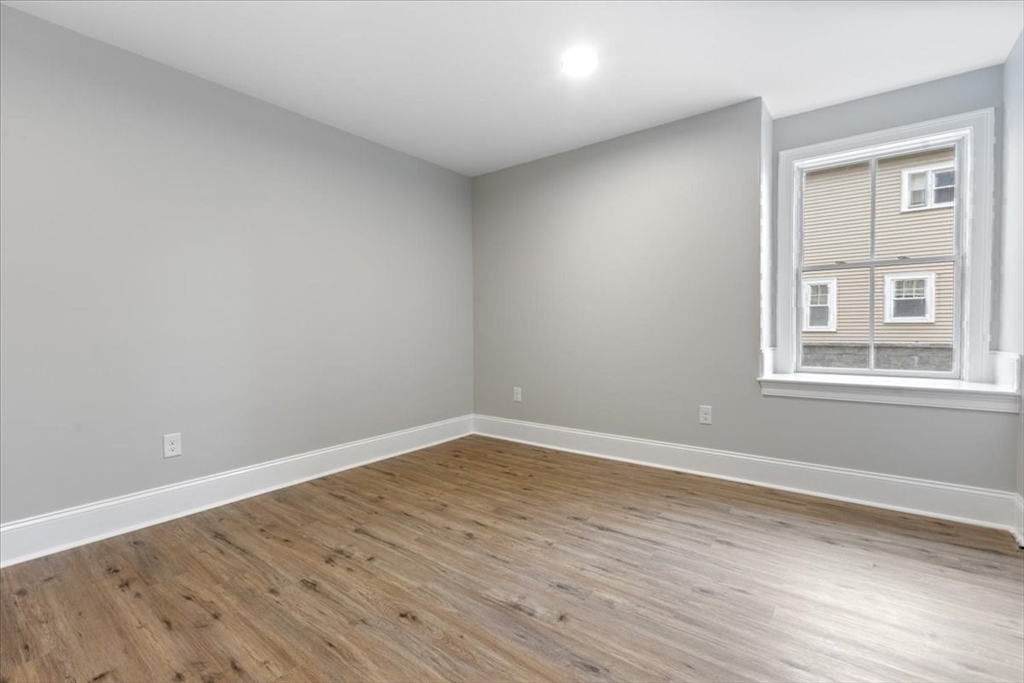 4 bed, 3 bath apartment for rent at 30 Dighton St Unit 1, Brighton — photo 10 of 17