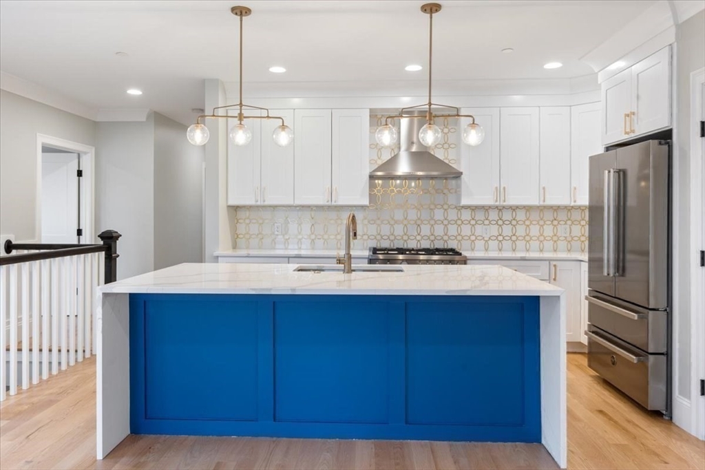 4 bed, 3 bath apartment for rent at 30 Dighton St Unit 1, Brighton — photo 3 of 17