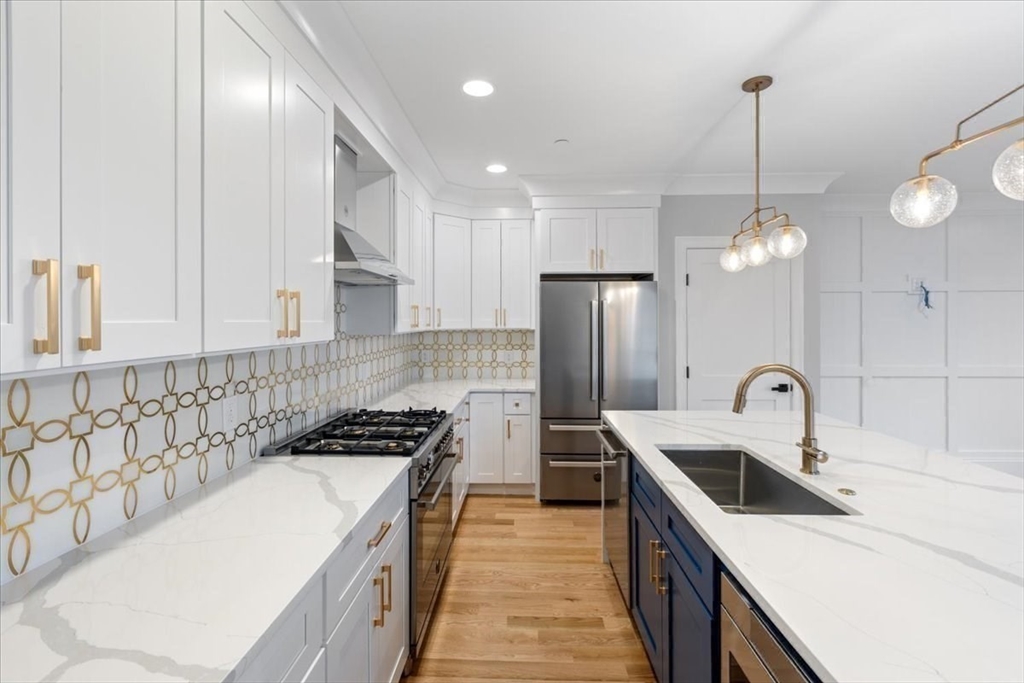 4 bed, 3 bath apartment for rent at 30 Dighton St Unit 1, Brighton — photo 2 of 17