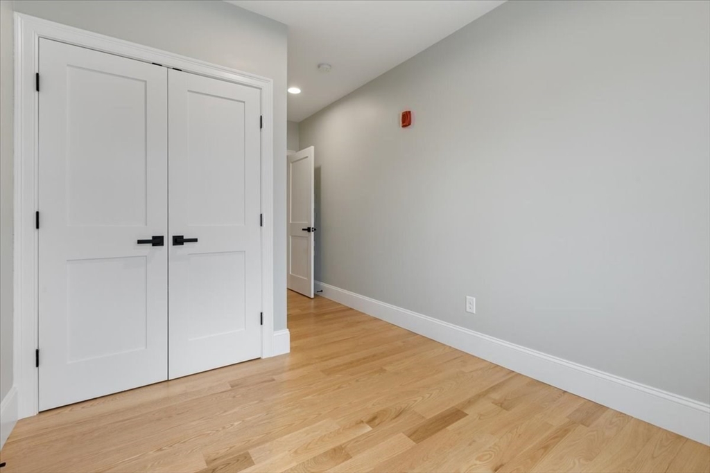 4 bed, 3 bath apartment for rent at 30 Dighton St Unit 1, Brighton — photo 14 of 17