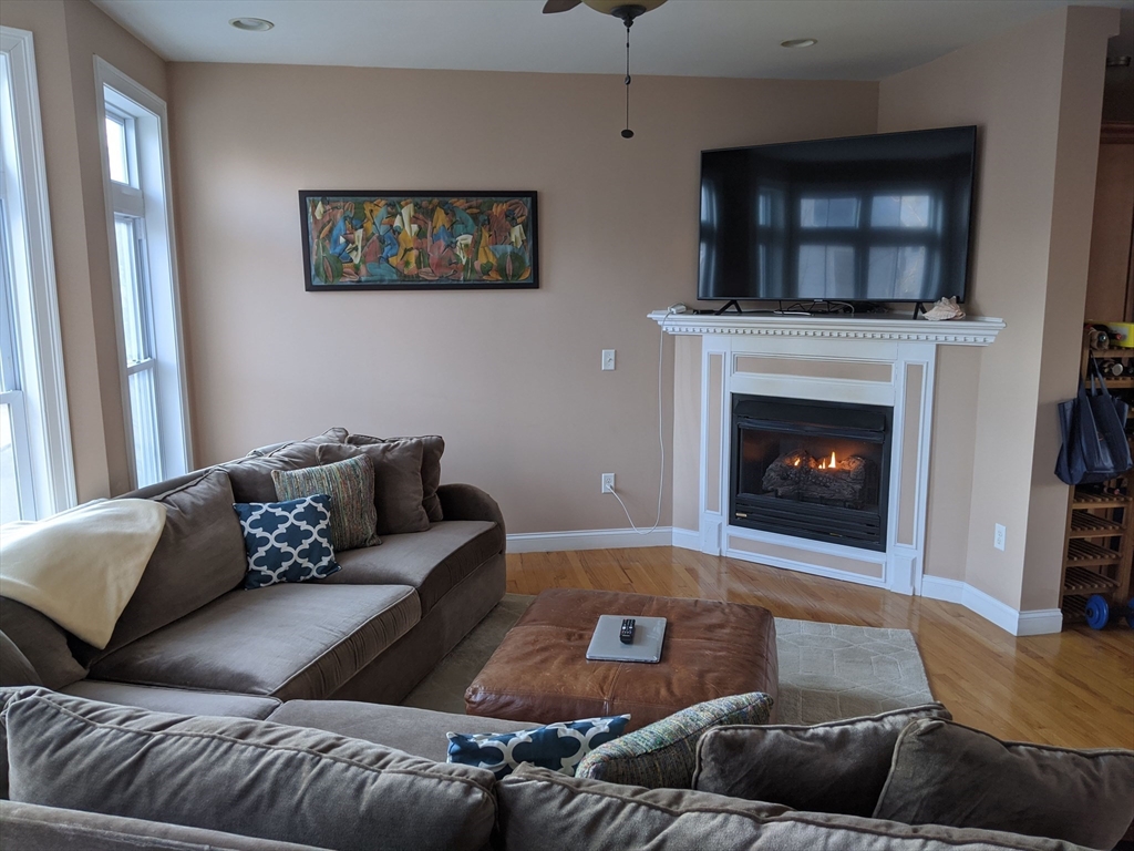 3 bed, 3 bath apartment for rent at 30 Dorr St Unit 0, Roxbury — photo 1 of 13