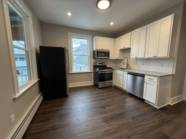 2 bed, 1 bath apartment for rent at 30 Dyer Ave Unit 2, Everett — photo 1 of 13