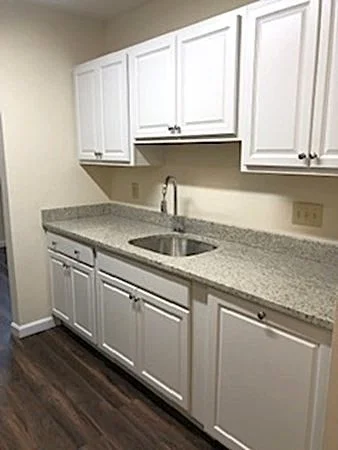 2 bed, 2 bath apartment for rent at 30 E Bluff Rd Unit 30, Ashland — photo 1 of 19
