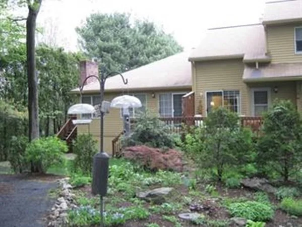 2 bed, 2 bath apartment for rent at 30 E Bluff Rd Unit 30, Ashland — photo 16 of 19