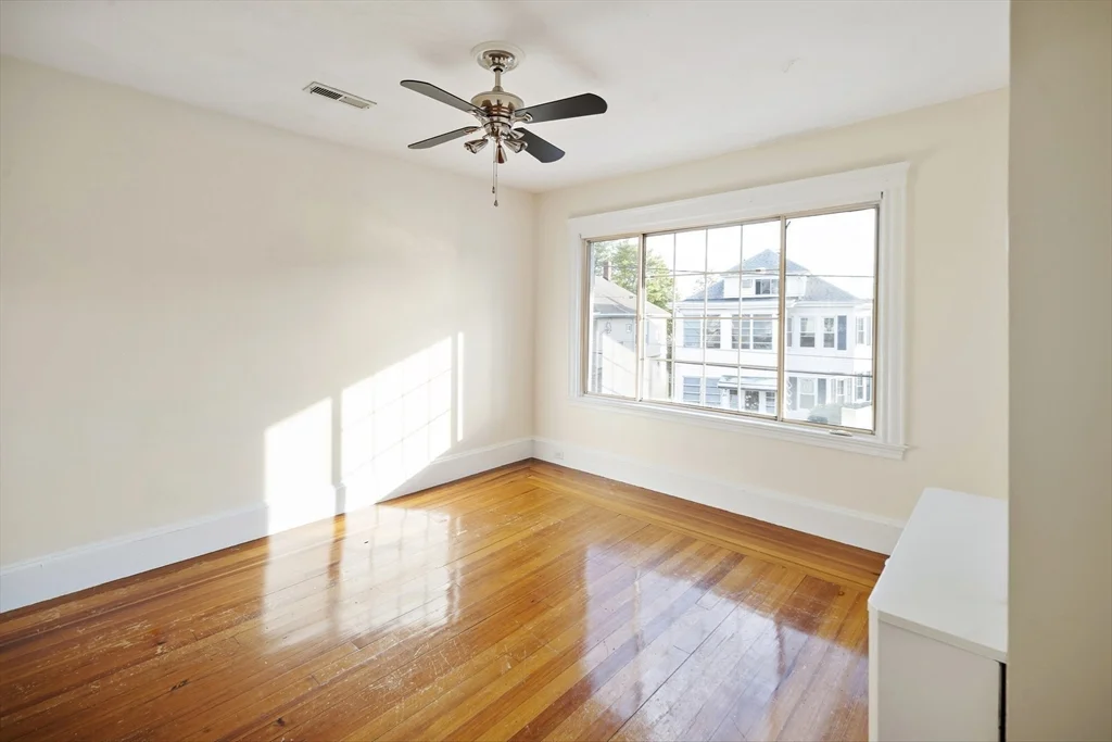 3 bed, 1 bath apartment for rent at 30 Early Ave Unit 2, Lawrence Estates — photo 2 of 23