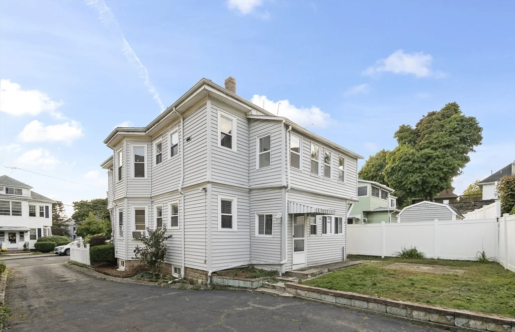 3 bed, 1 bath apartment for rent at 30 Early Ave Unit 2, Lawrence Estates — photo 21 of 23