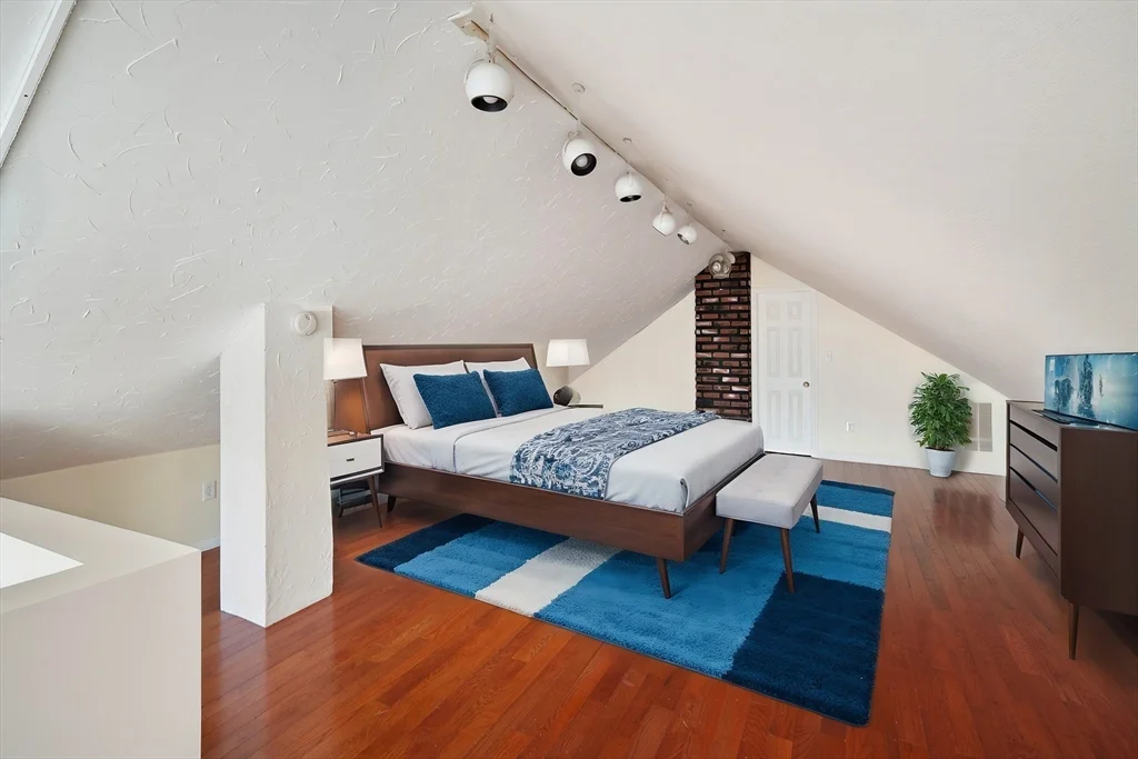 3 bed, 1 bath apartment for rent at 30 Early Ave Unit 2, Lawrence Estates — photo 16 of 23