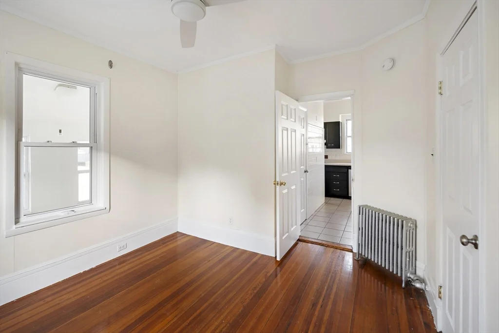 3 bed, 1 bath apartment for rent at 30 Early Ave Unit 2, Lawrence Estates — photo 12 of 23