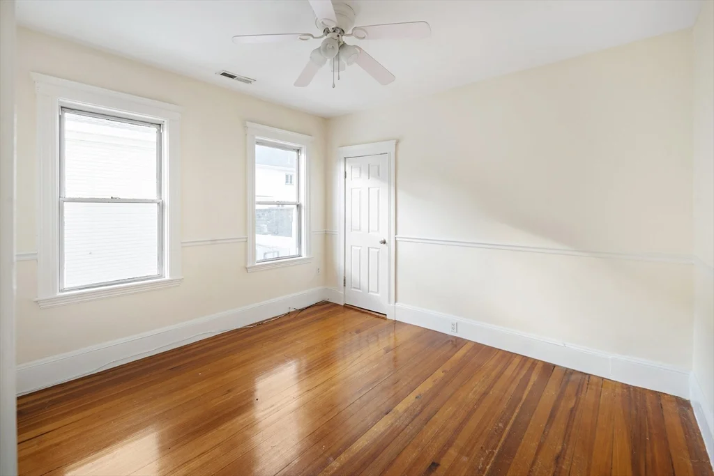 3 bed, 1 bath apartment for rent at 30 Early Ave Unit 2, Lawrence Estates — photo 11 of 23