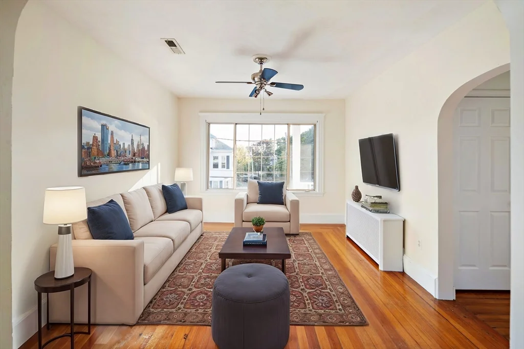 3 bed, 1 bath apartment for rent at 30 Early Ave Unit 2, Lawrence Estates