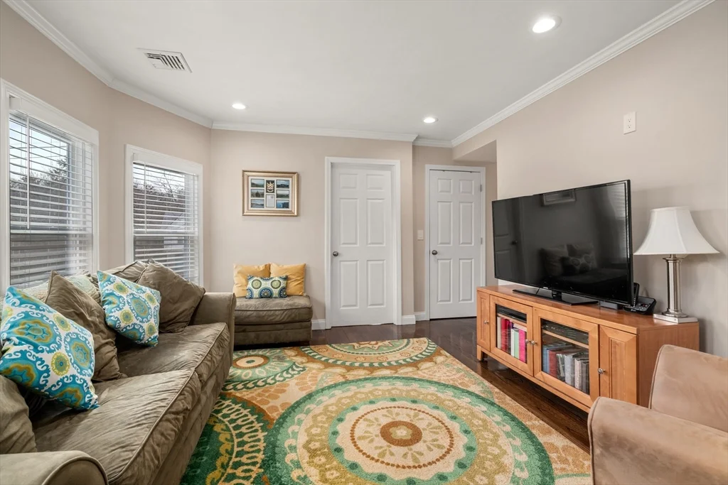 3 bed, 2 bath apartment for rent at 30 East Chestnut St Unit 30, Sharon — photo 4 of 16