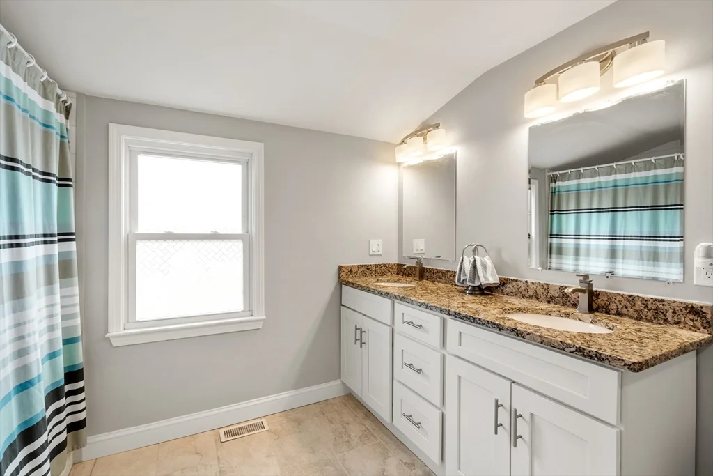 3 bed, 2 bath apartment for rent at 30 East Chestnut St Unit 30, Sharon — photo 11 of 16