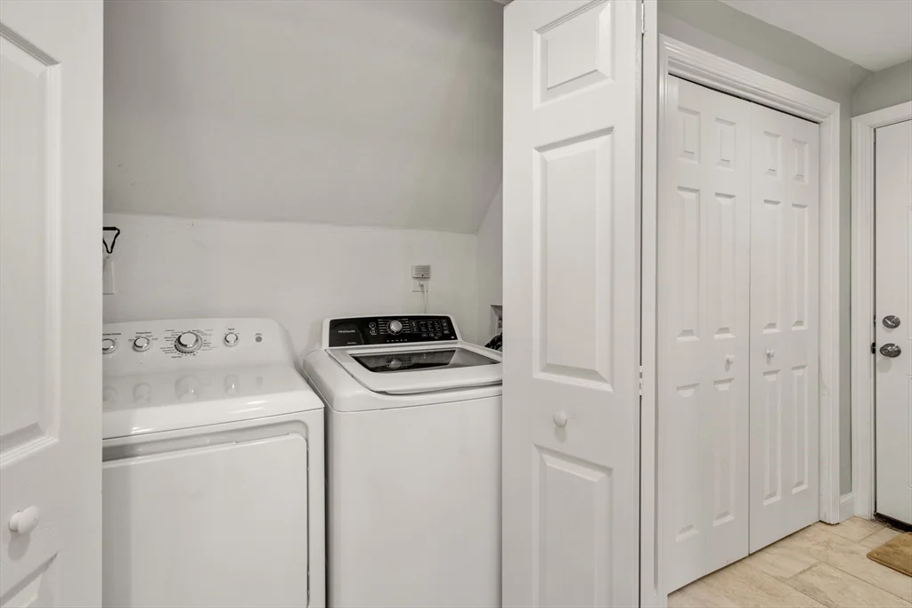 3 bed, 2 bath apartment for rent at 30 East Chestnut St Unit 30, Sharon — photo 13 of 16