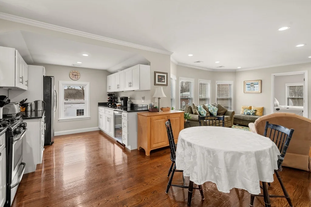 3 bed, 2 bath apartment for rent at 30 East Chestnut St Unit 30, Sharon — photo 2 of 16