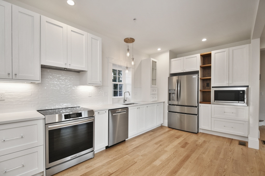 2 bed, 2 bath apartment for rent at 30 East Main St Unit 3, Westborough — photo 2 of 17