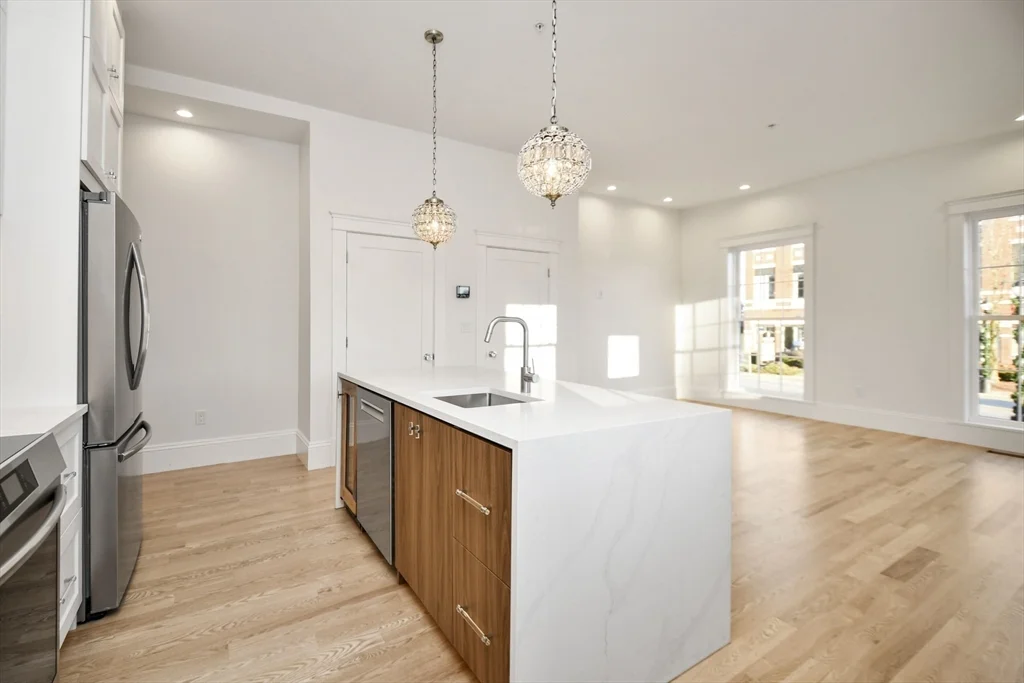 2 bed, 1 bath apartment for rent at 30 East Main Unit 2, Westborough — photo 3 of 15