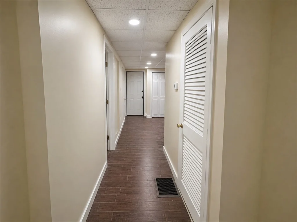 2 bed, 1 bath apartment for rent at 30 Ekman St Unit 3, Worcester — photo 4 of 11