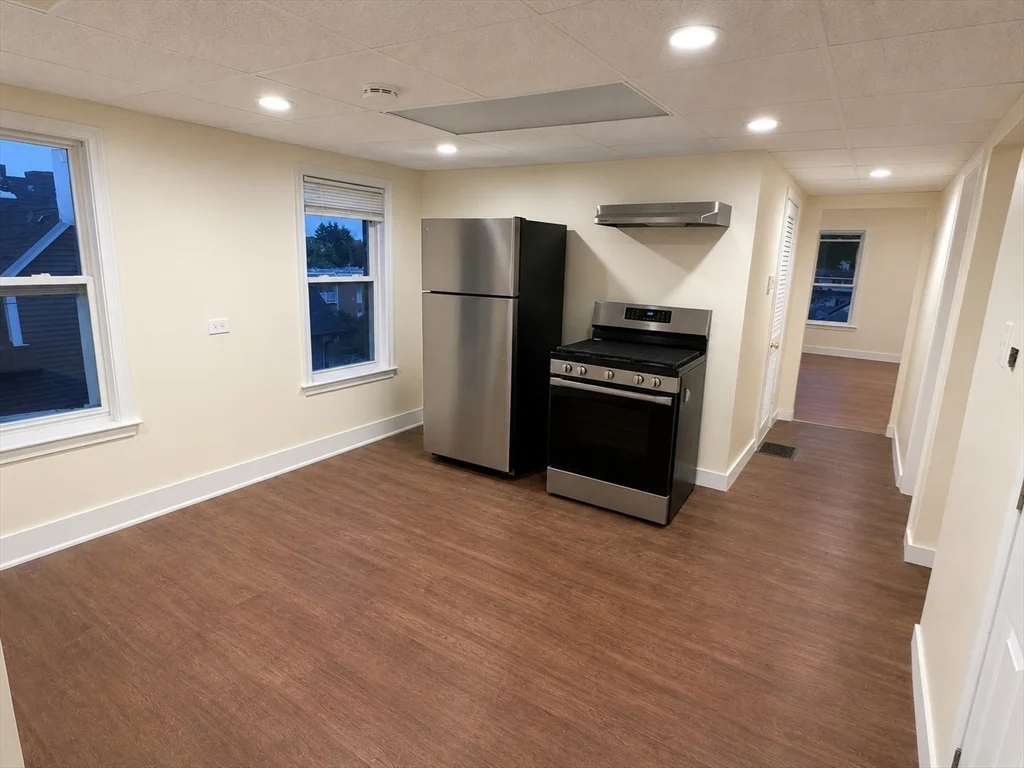 2 bed, 1 bath apartment for rent at 30 Ekman St Unit 3, Worcester — photo 6 of 11