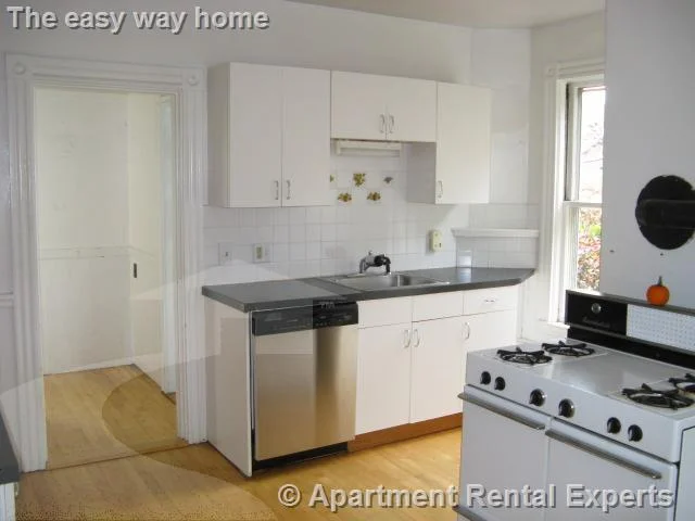 2 bed, 2 bath apartment for rent at 30 Elm St Unit 2, Porter Square — photo 3 of 26