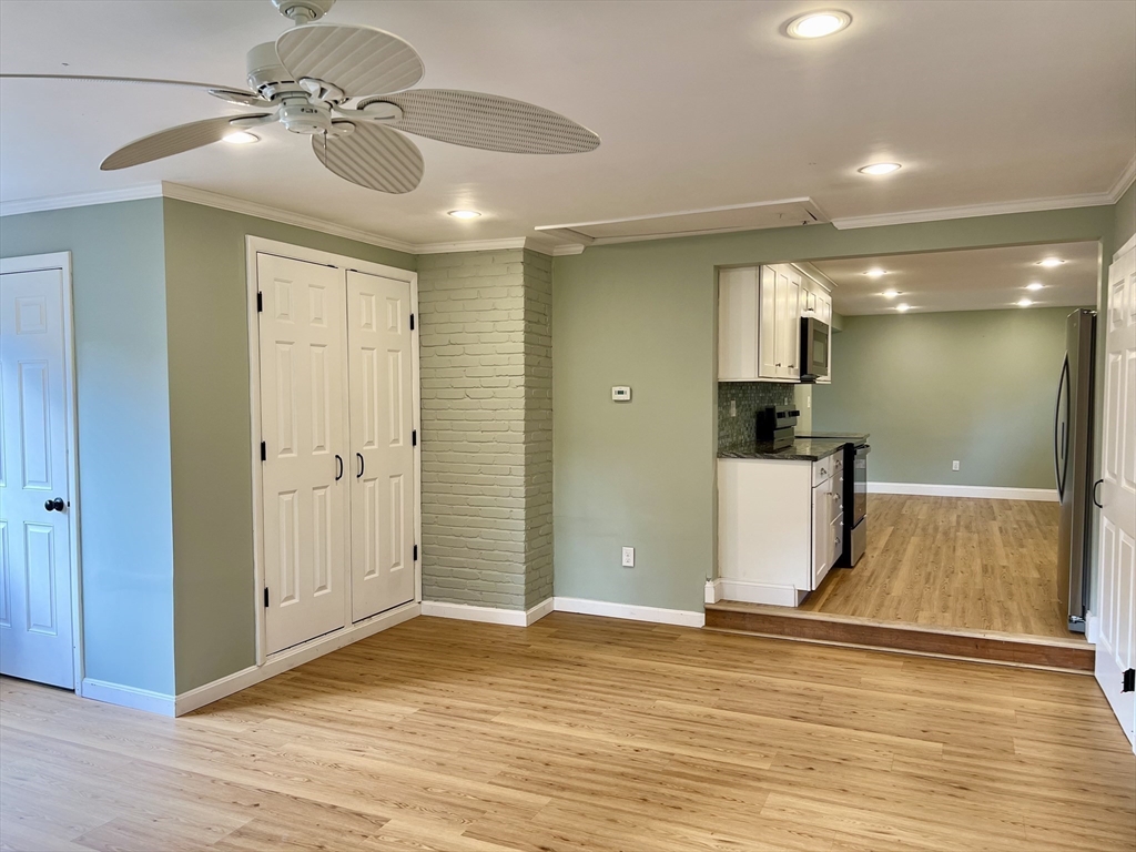 3 bed, 2 bath apartment for rent at 30 Elwin Rd Unit -, Natick — photo 4 of 22