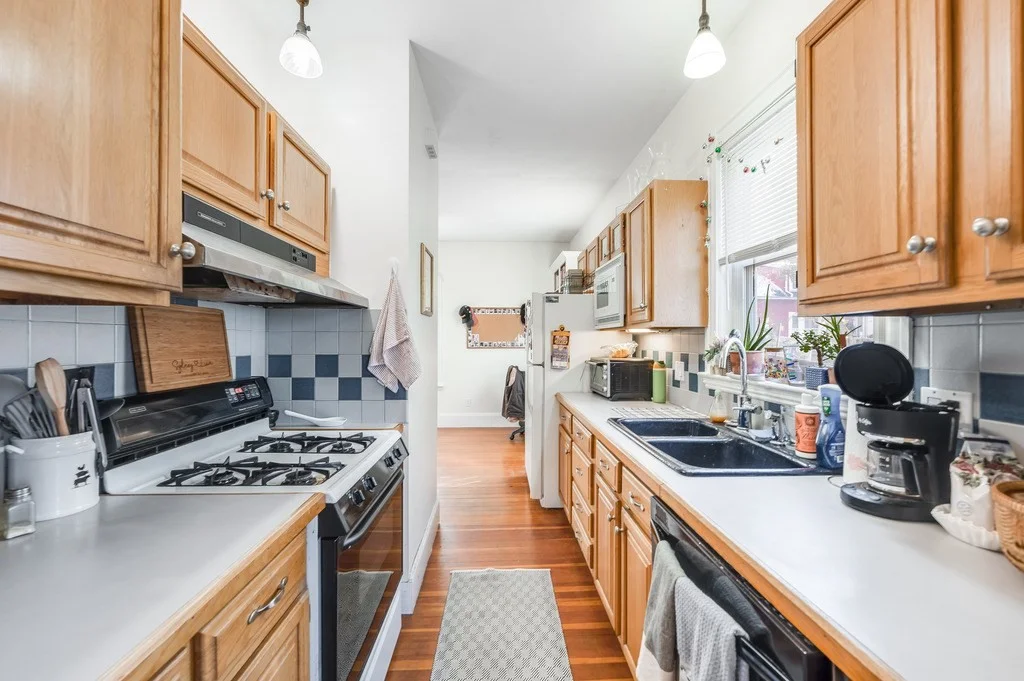 2 bed, 1 bath apartment for rent at 30 Essex Ave Unit 1, Swampscott — photo 8 of 21
