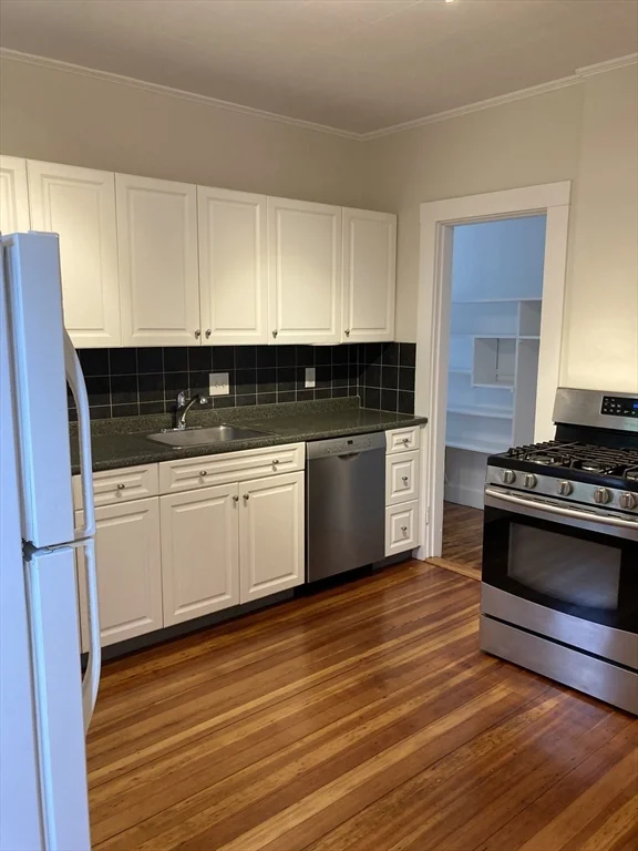 2 bed, 1 bath apartment for rent at 30 Falmouth St Unit 1, Belmont — photo 3 of 14