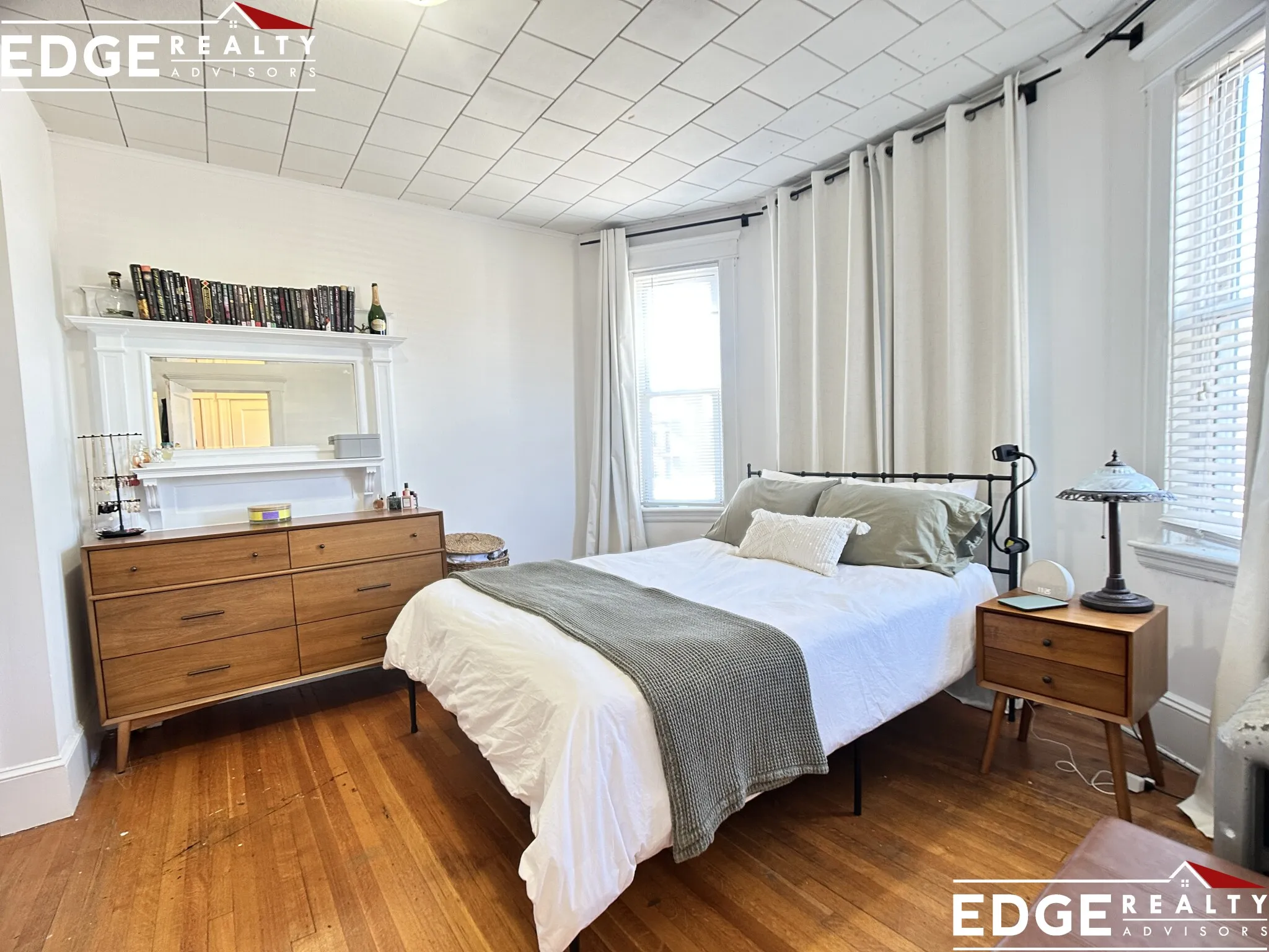 3 bed, 1 bath apartment for rent at 30 Fordham Rd Unit 3, Brighton — photo 4 of 7