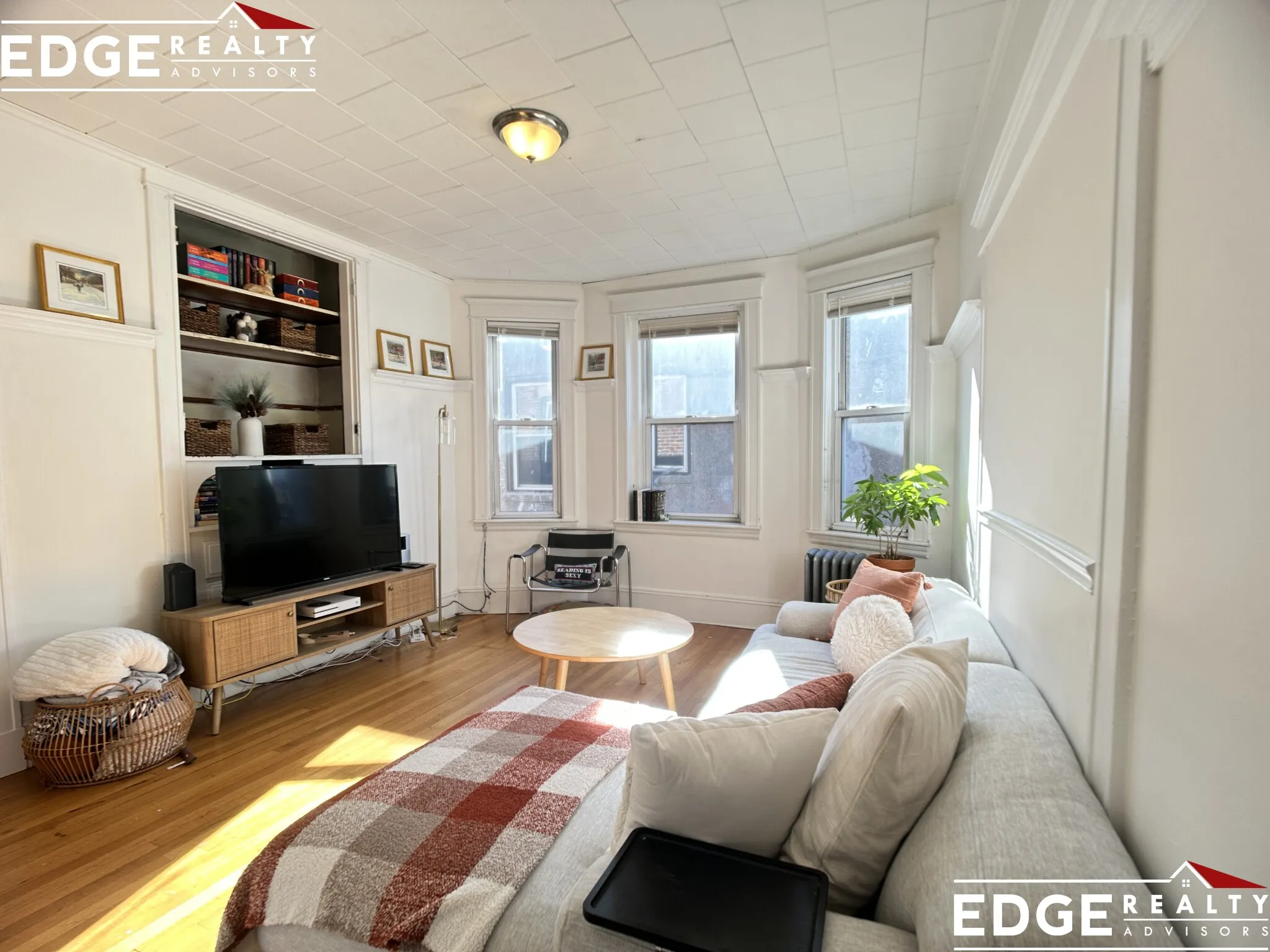 3 bed, 1 bath apartment for rent at 30 Fordham Rd Unit 3, Brighton — photo 2 of 7
