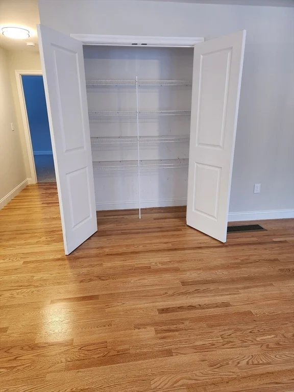 2 bed, 2 bath apartment for rent at 30 Four Seasons Dr Unit 30, Hampstead — photo 9 of 23