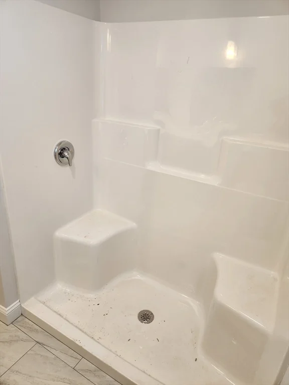 2 bed, 2 bath apartment for rent at 30 Four Seasons Dr Unit 30, Hampstead — photo 11 of 23