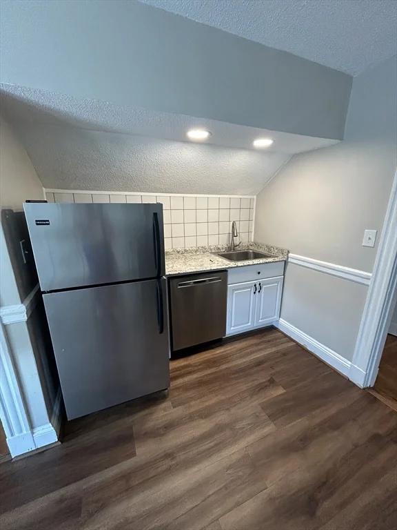 1 bed, 1 bath apartment for rent at 30 Fremont Ave Unit 3, Chelsea — photo 8 of 13