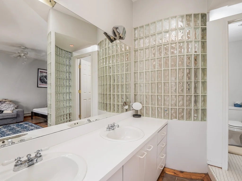 3 bed, 3 bath apartment for rent at 30 Gloucester St Unit 4, Back Bay — photo 15 of 19