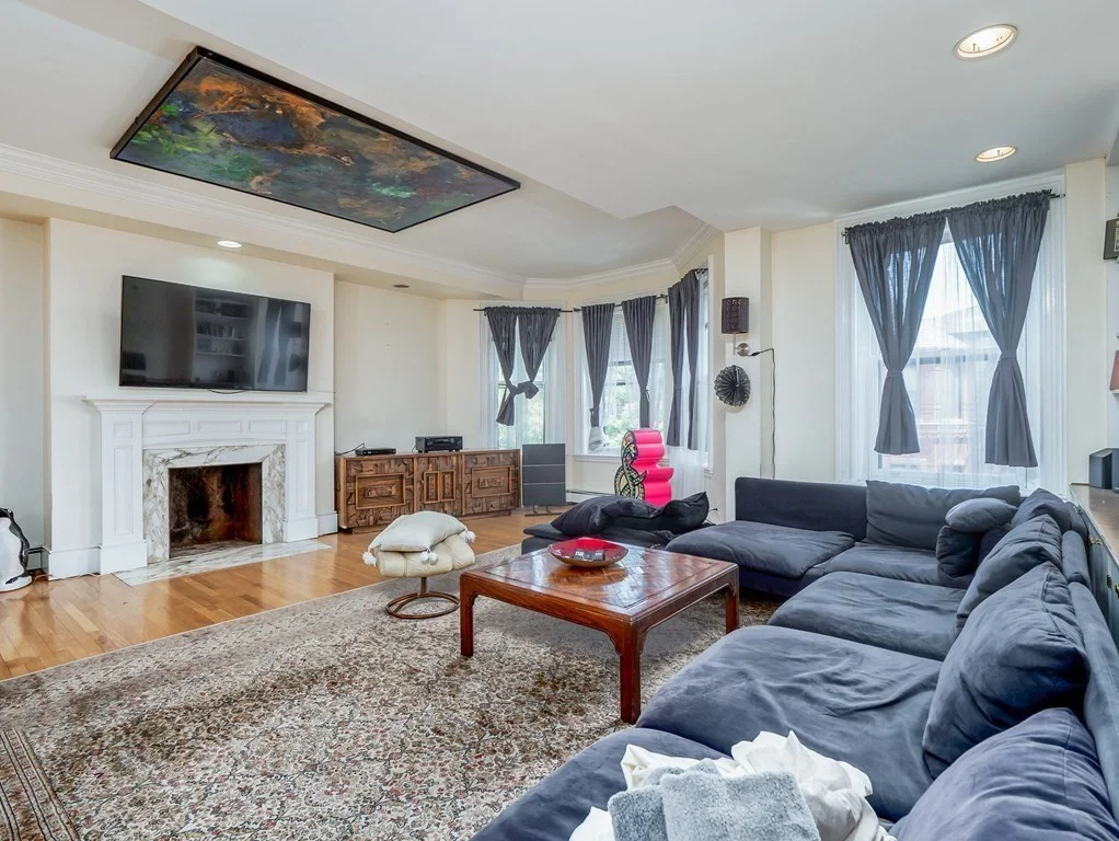 3 bed, 3 bath apartment for rent at 30 Gloucester St Unit 4, Back Bay — photo 3 of 19