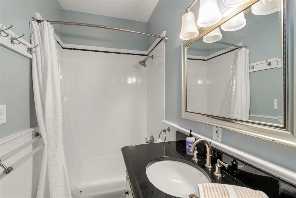 1 bed, 1 bath apartment for rent at 30 Hancock Unit 1, Beacon Hill — photo 16 of 22