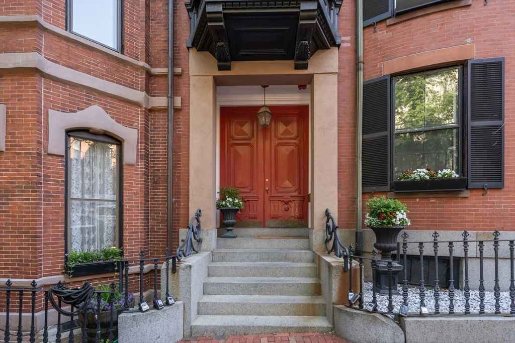 1 bed, 1 bath apartment for rent at 30 Hancock Unit 1, Beacon Hill — photo 1 of 22