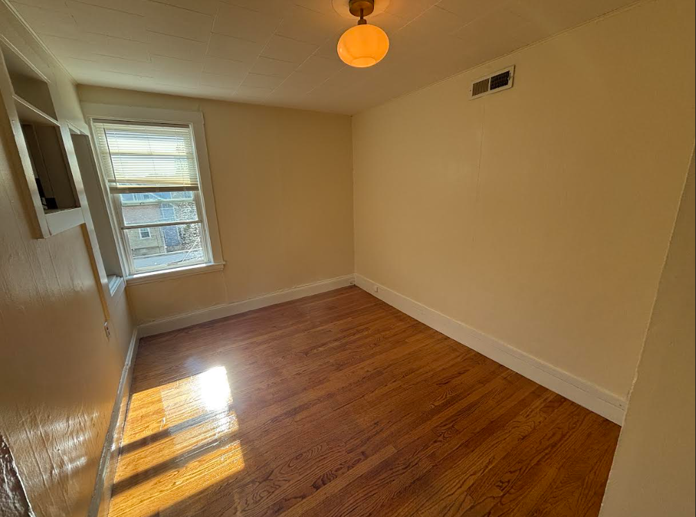 3 bed, 1 bath apartment for rent at 30 Hanson St Unit 3, Ward Two — photo 11 of 18