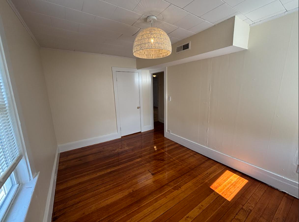 3 bed, 1 bath apartment for rent at 30 Hanson St Unit 3, Ward Two — photo 10 of 18