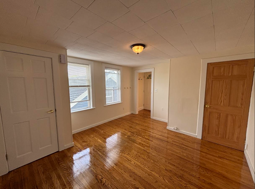 3 bed, 1 bath apartment for rent at 30 Hanson St Unit 3, Ward Two — photo 6 of 18