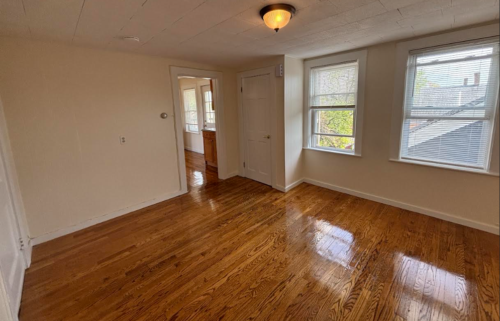 3 bed, 1 bath apartment for rent at 30 Hanson St Unit 3, Ward Two — photo 8 of 18