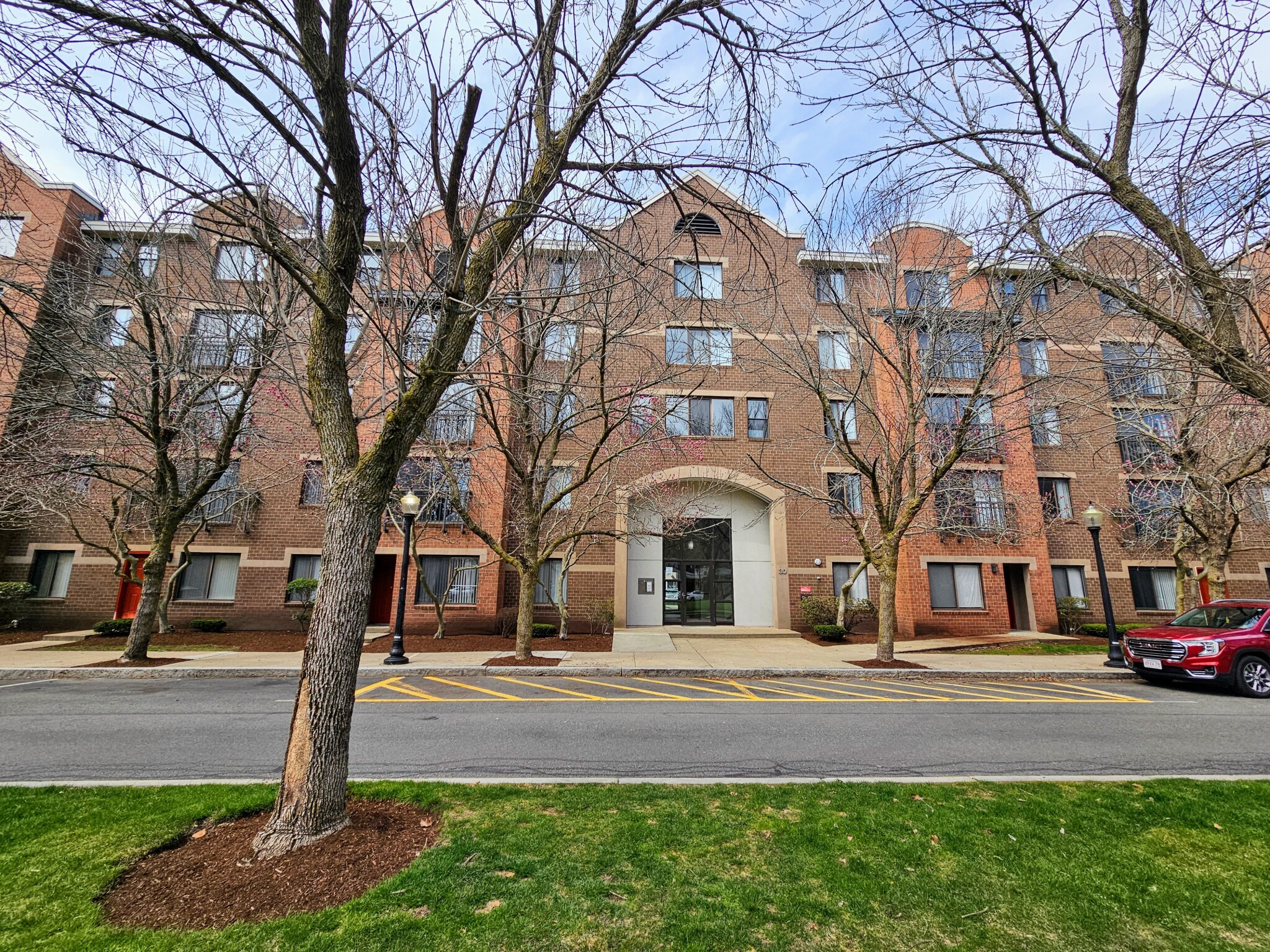 2 bed, 2 bath apartment for rent at 30 Harbor Point Blvd Unit 305, Dorchester — photo 1 of 36