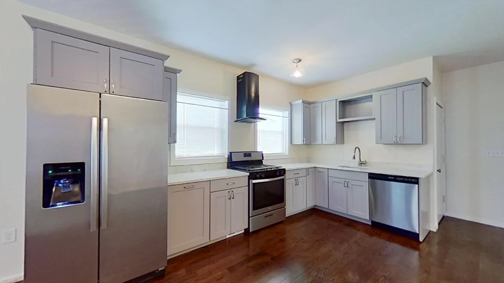 3 bed, 1 bath apartment for rent at 30 Hazelwood St Unit 3, Roxbury — photo 3 of 7