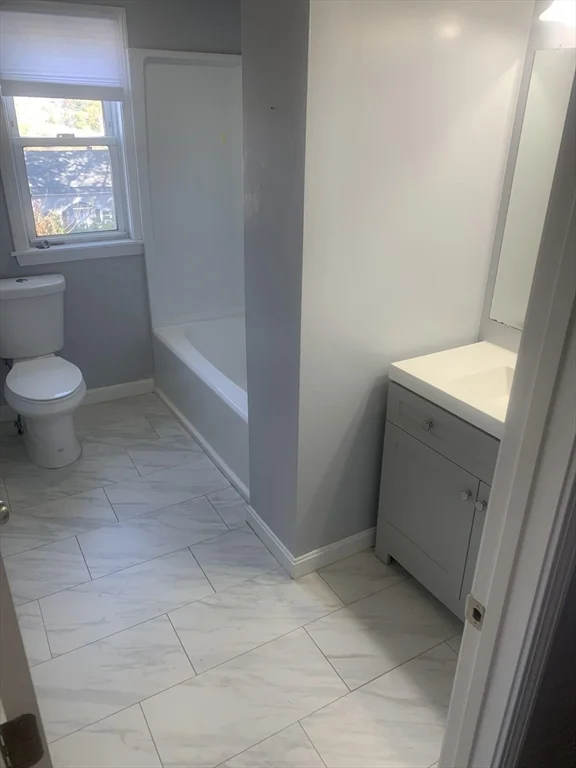2 bed, 1 bath apartment for rent at 30 Hemans St Unit 2, Worcester — photo 5 of 15